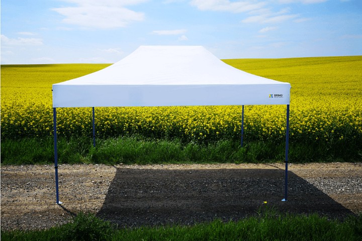 tirdzniecības stends bazos 3x4,5m