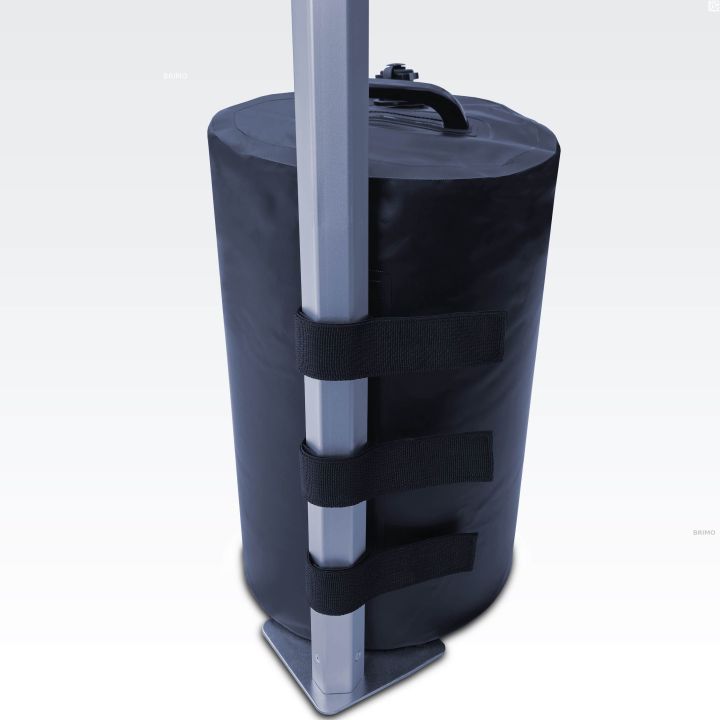 Detalizēts svars, kas uzlikts uz kājas ātri saliekamajam teltim (pildījums ūdens)